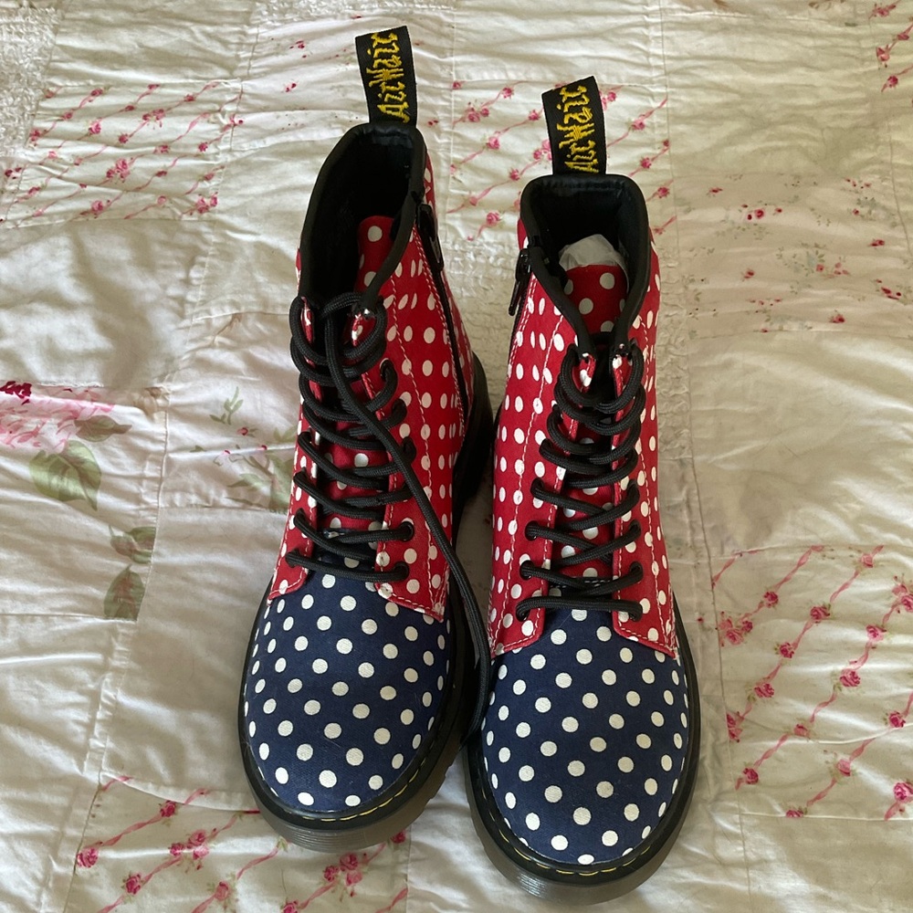 Dr. Martens CHAY NAVY+WHITE+RED/WHITE DOTS+SOFTY T BOOT NWOT